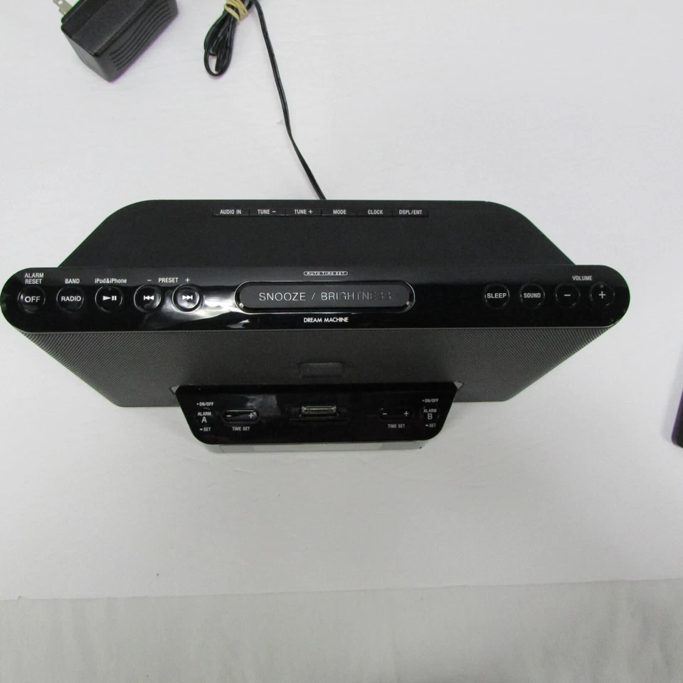 Sony Black iPhone Clock Radio Speaker Dock Dream Machine ICF-CS15iP - Image 4 of 4