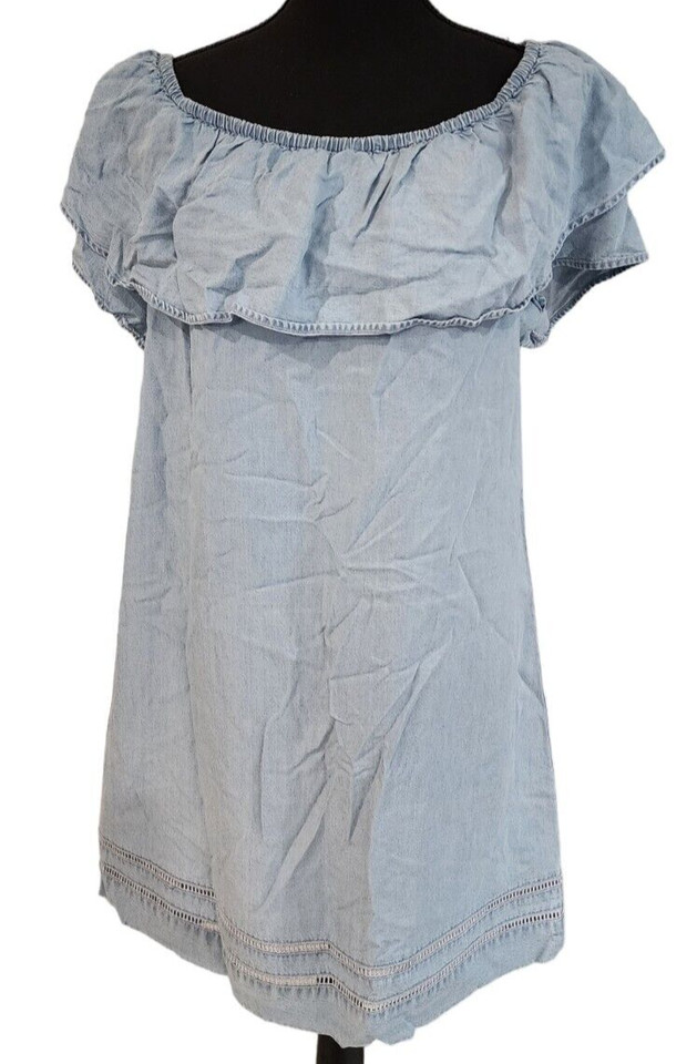 Women's size 14 blue off the shoulder short denim dress made by Just Jeans