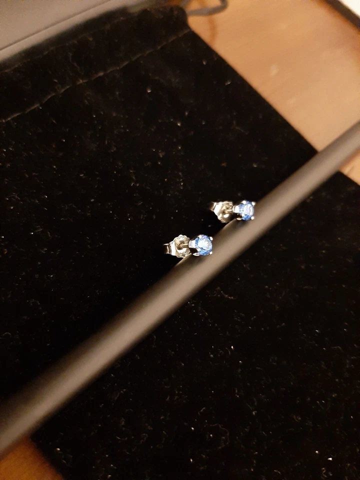 Orecchini Punto Luce Argento Pietra Azzurra - Immagine 4 di 4