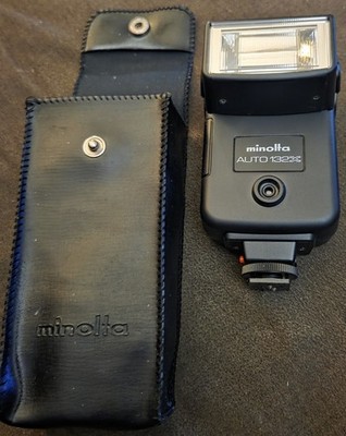 NEW MINOLTA AUTO 132X ELECTROFLASH SHOE MOUNT PHOTO CAMERA BOUNCE AUTOMATIC 