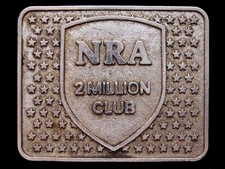 KD29165 NICE VINTAGE 1970s  NRA  2 MILLION CLUB SILVERTONE BELT BUCKLE