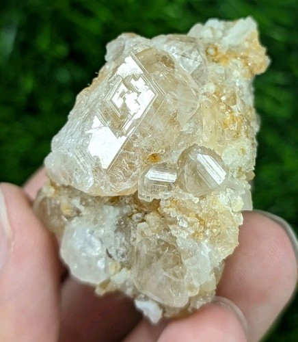 71-gm Very Rare Fluorescent Grossular Var Leuco garnet (AKA White Garnet) - Pk. - Picture 3 of 11