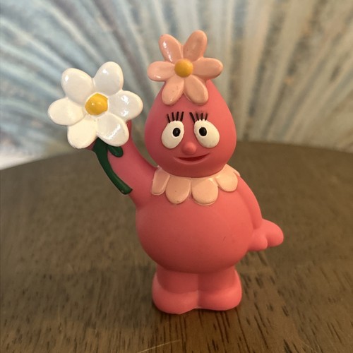 2008 Spin Master Yo Gabba Gabba Foofa Figure 3.5” Tall.
