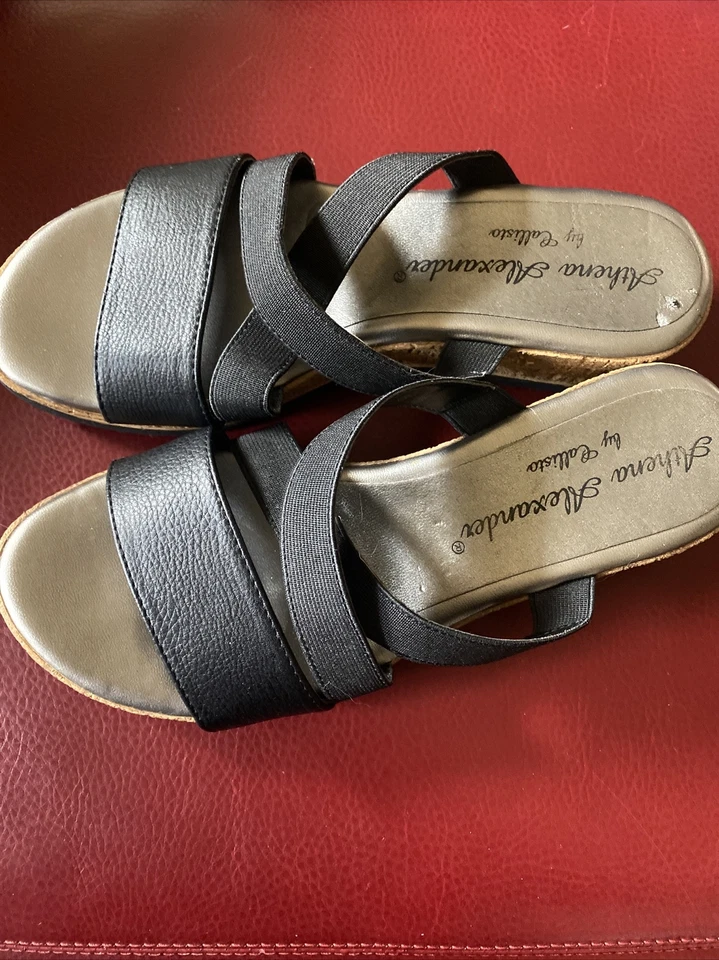 Athena Alexander de Calisto Woman’s. Sandalias de cuña de corcho talla 6 con correas negras Foto 2 de 4