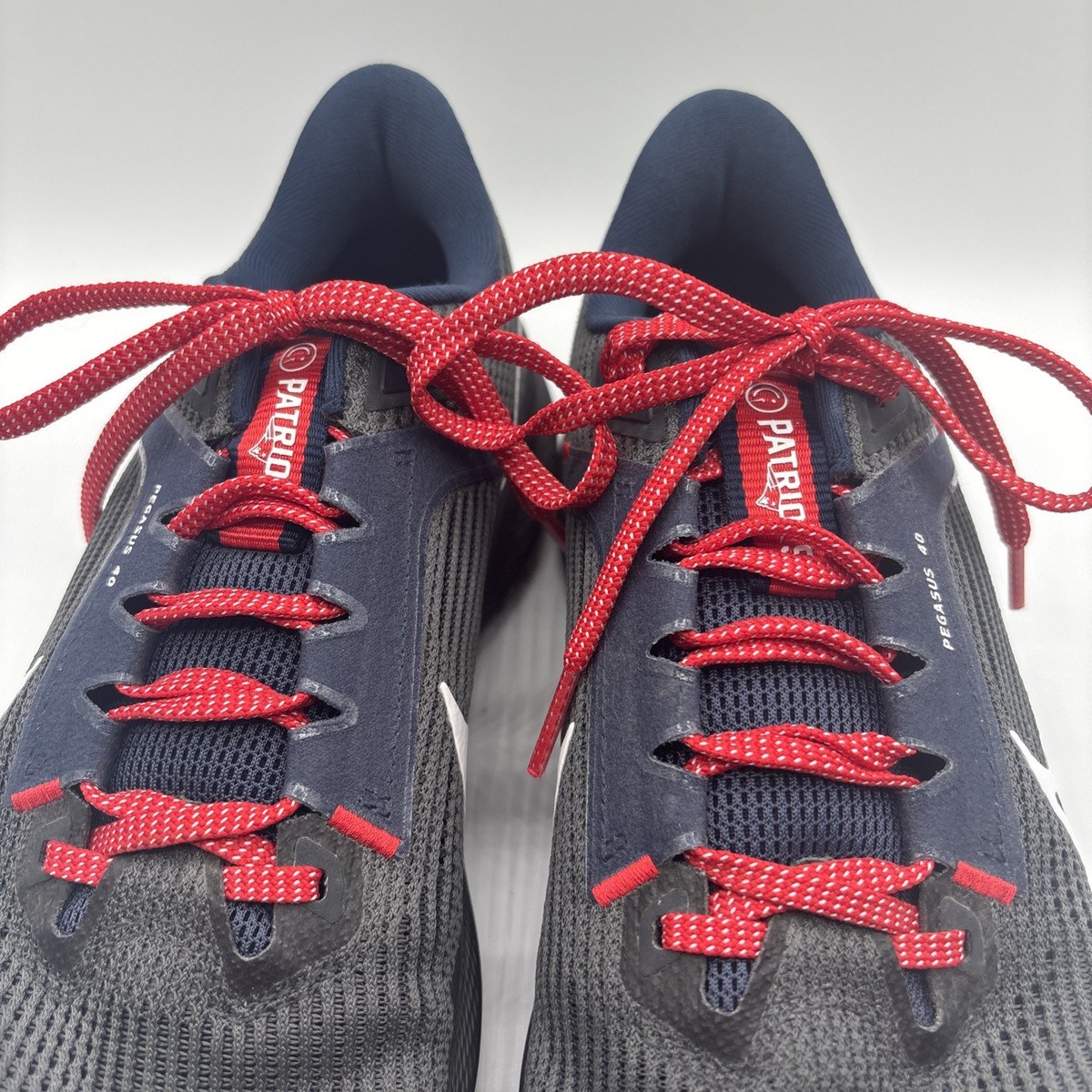 Nike Air Zoom Pegasus 40 New England Patriots Mens Running Shoes DZ5987 001 NEW Nike releases New England Patriots sneaker, check out the  main image 4
