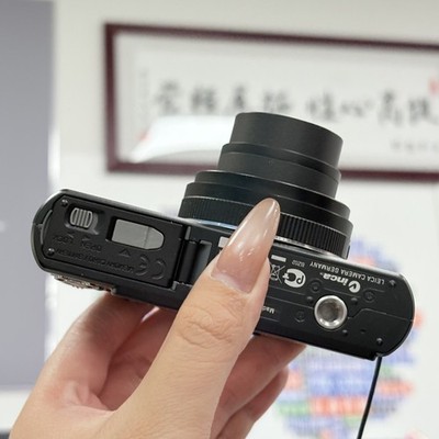 Leica D-LUX 5 10.1MP Black Compact Digital Camera 3.8x Optical