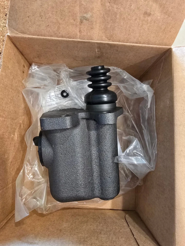 Dorman M630912 Brake Master Cylinder fits Edsel Ford models - Image 3 of 3