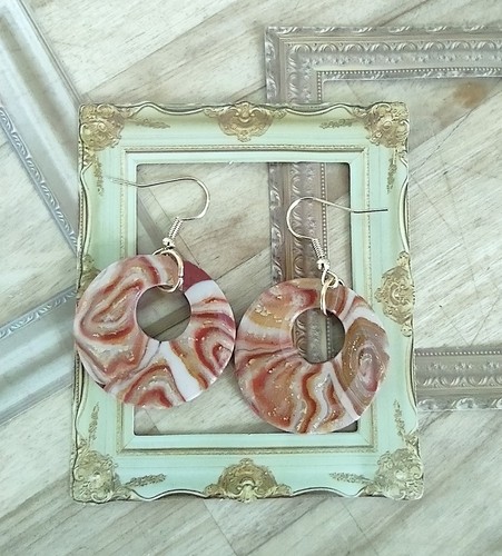 Agate Inspired Polymer Clay Earrings In Oranges And Reds - Picture 3 of 3