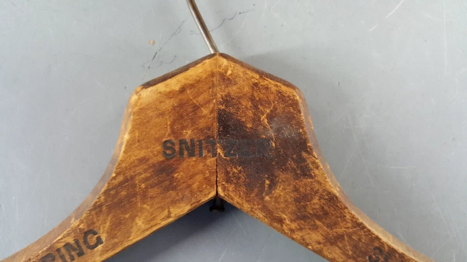 SNITZER COAT CLOTHES HANGER DISTINTIVE TAILORING 314 S DEARBORN CHICAGO 1930's - Image 3 of 4