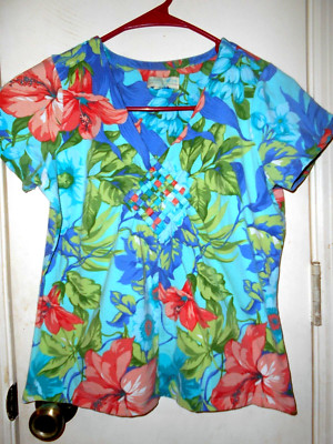 Caribbean Joe Petite Ladies Small Multicolor Floral Short Sleeve V-Neck