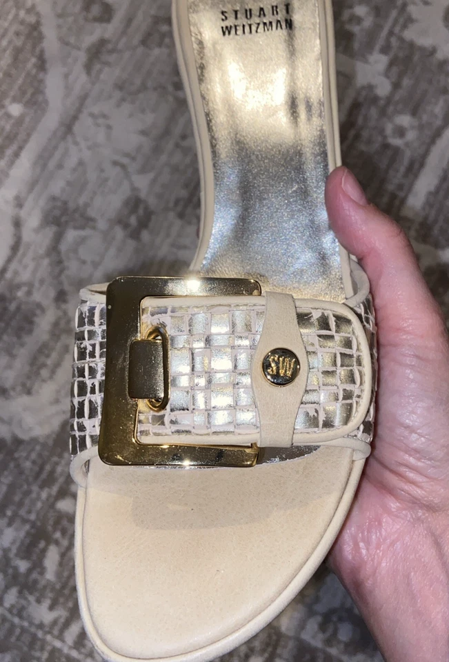 Stuart Weitzman Sandals Womens Size 8.5 M Beige Wedge Slide Gold Buckle CW12786 - Image 4 of 4