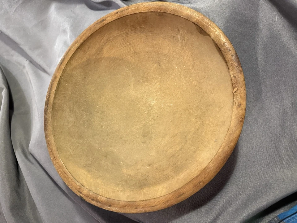 Antiguo cuenco de masa de madera torneado Country Primitive Foto 3 de 4