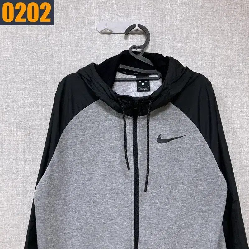 Nike Hoodie Zip-up Jacket Men's Size 270 thumbnail 9