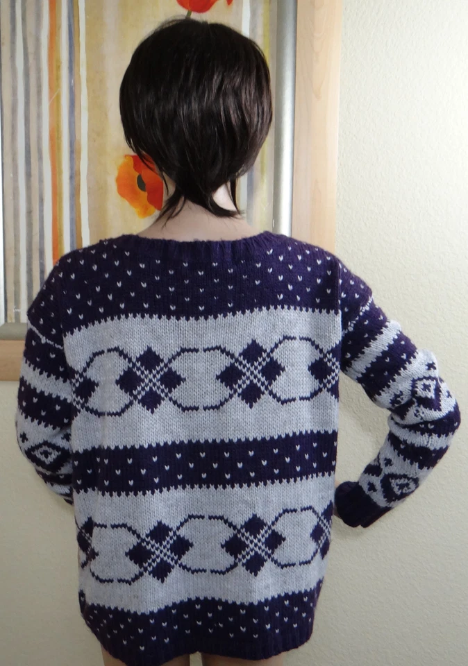 NWT genuine KENSIE purple/gray combo geo print long sleeve sweater, size M - Image 3 of 3