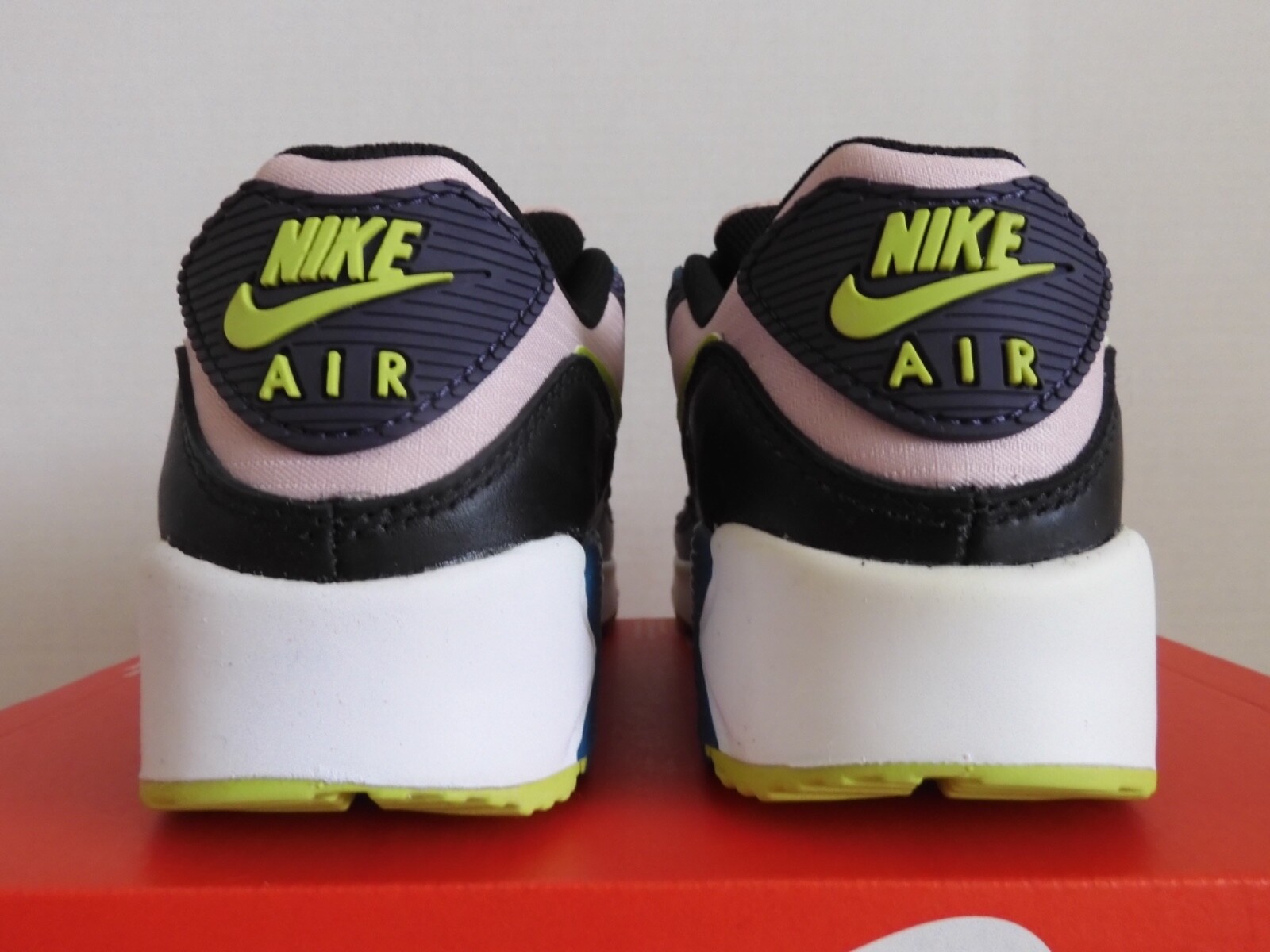 WOMEN'S NIKE AIR MAX 90 CASUAL SHOES – Shopstocked