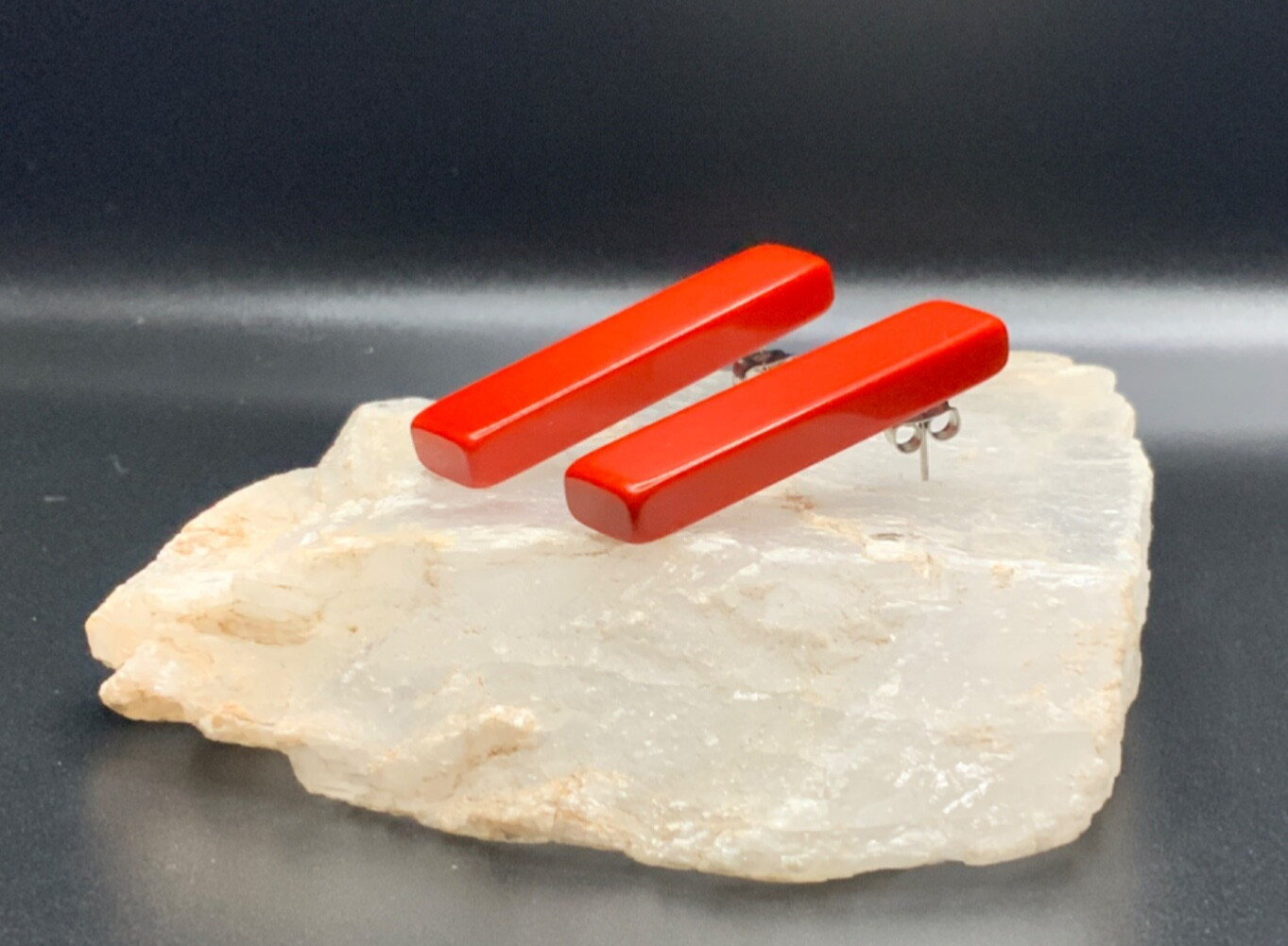 Retro Red Rectangular Plastic / Acrylic Earrings … - image 4