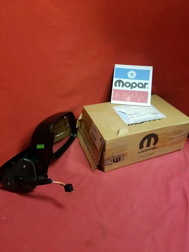 NOS MOPAR HEATED Door Mirror Right  99-04 Jeep Grand Cherokee 55155232AE
