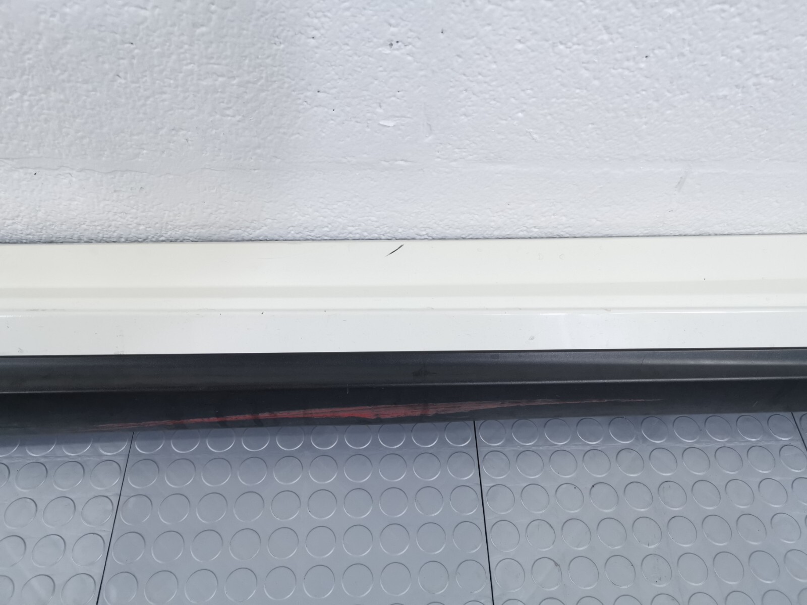 14-19 MASERATI QUATTROPORTE S Q4 RIGHT PASSENGER SIDE SKIRT WHITE MOLDING