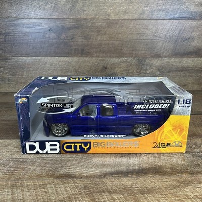 DUB CITY Chevrolet Silverado 1/18ミニカー Review: 1:18 Chevrolet Silverado Dub City by Jada (2002) | The