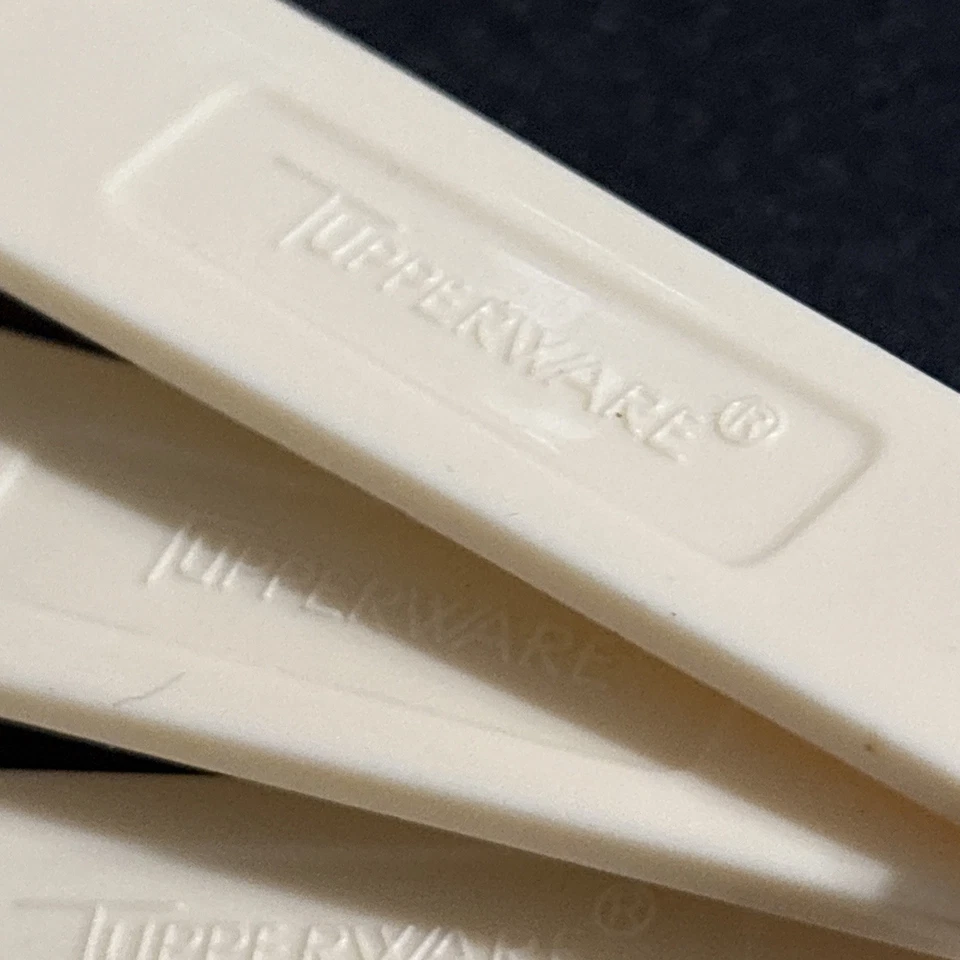 Vintage Tupperware 6 Spoons, 1970’s Ivory Plastic Measuring Spoon, Nesting Set - Image 2 of 4