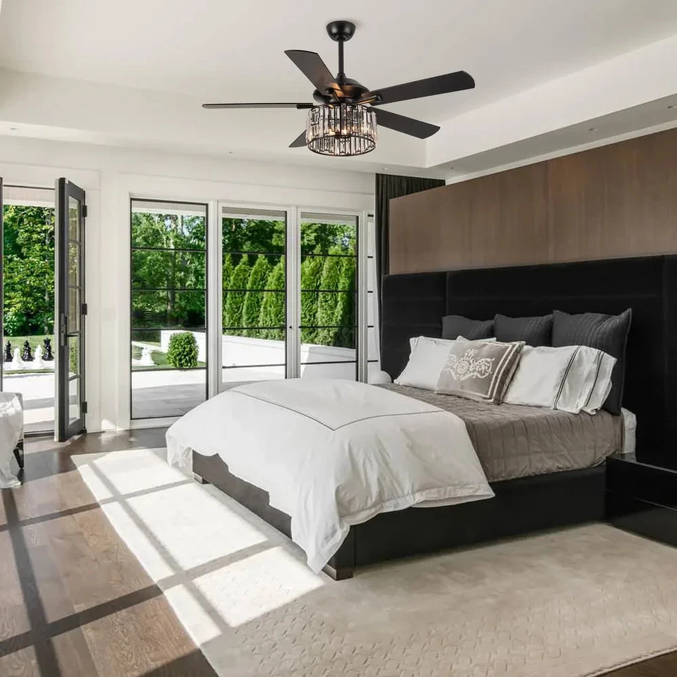 Candelabro Parrot Uncle 52" madeira preta cristal moderno ventilador de teto interno - Imagem 2 de 4