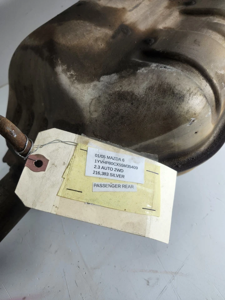 03-08 Silenciador trasero Mazda 6 pasajeros 2,3 2x2 Foto 2 de 4