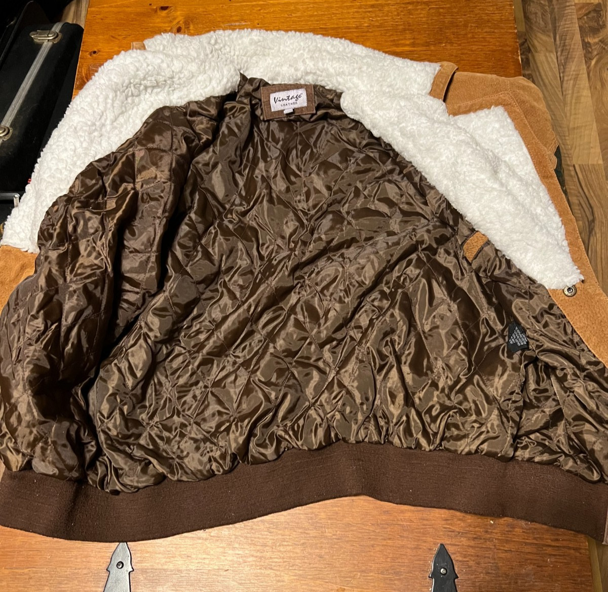 Vintage Aztec theme leather jacket size Medium - image 3