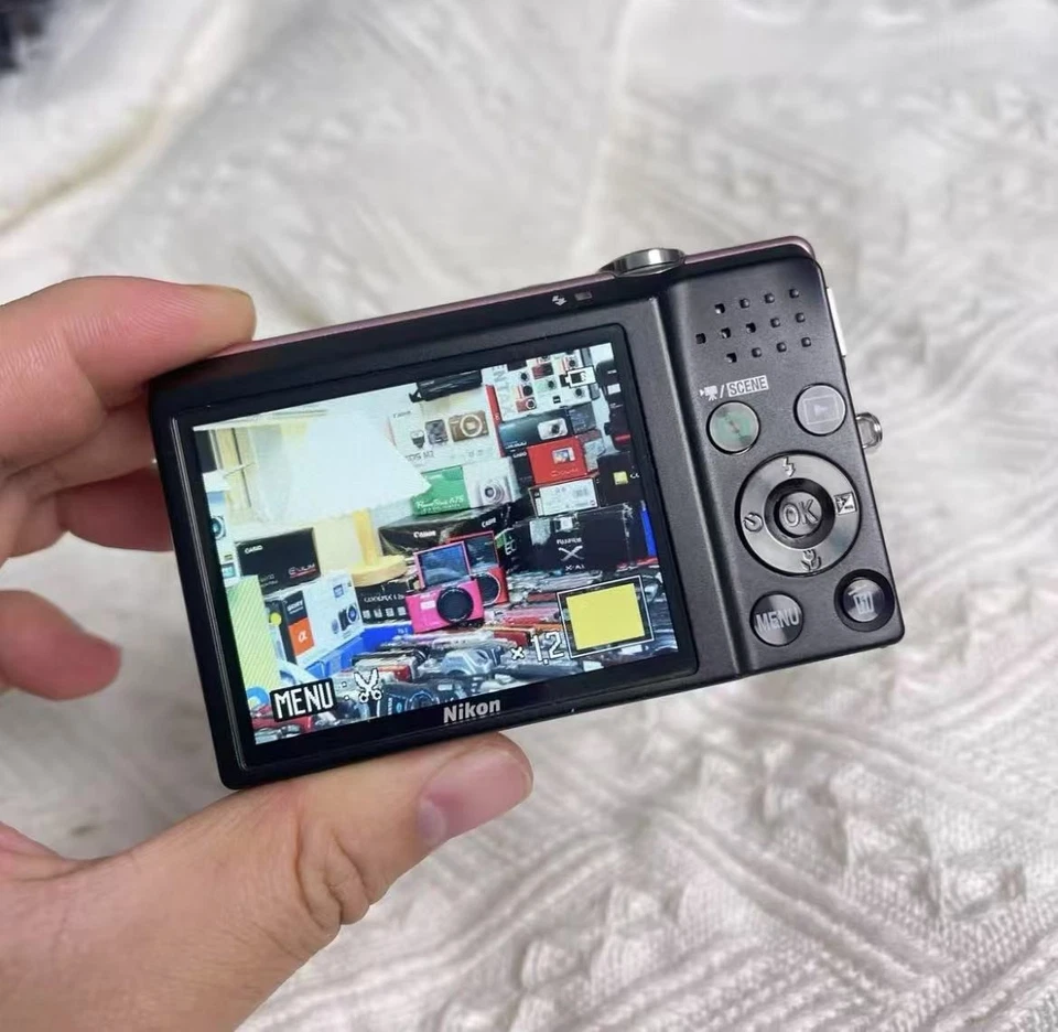 Nikon COOLPIX S570 12MP Compact Digital Camera 5x Optical Zoom English Pink - Image 3 of 4