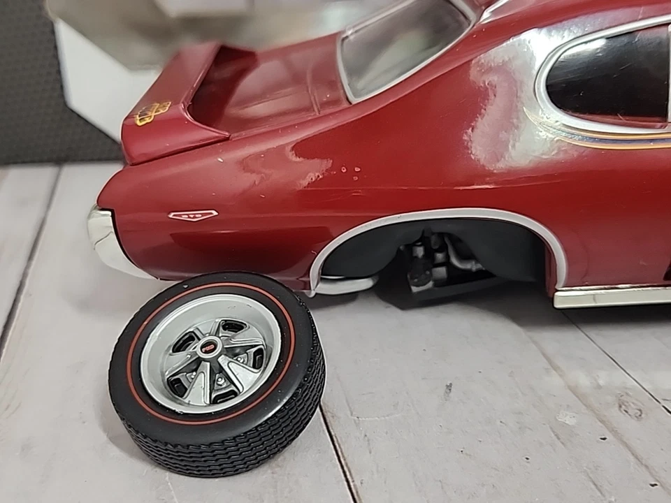 1:18 Pontiac GTO Judge – Matco Tools 2011 – Diecast Car w/ Box - Damaged Wheel - Image 3 of 4