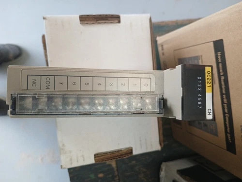 C200H-OC221 LOT of 18-Omron PLC 8 Point Relay Output Module Card C200HOC221