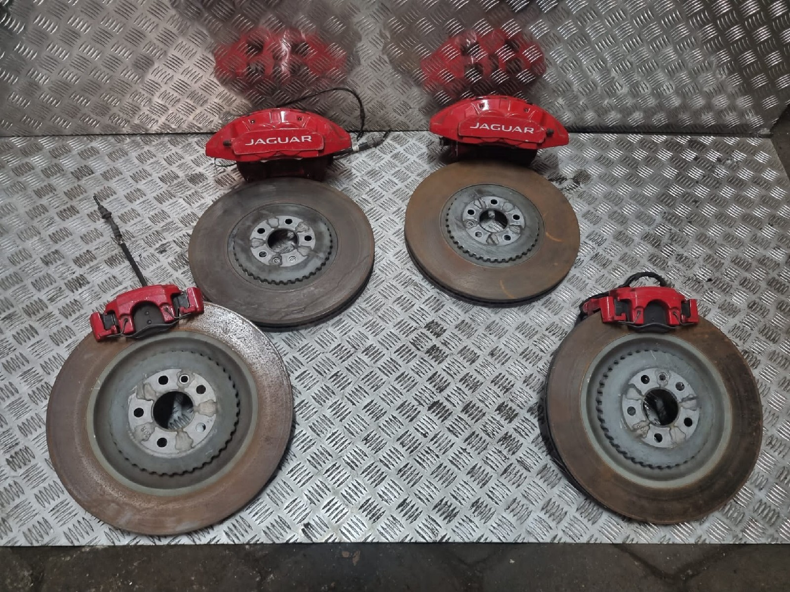 Jaguar FPace Fpace SVR Red BRAKES CALIPER SET DISC CALIPERS eBay