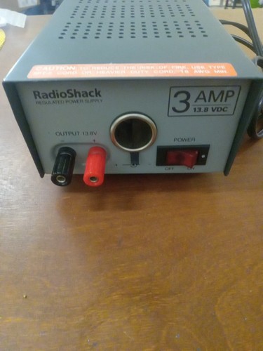 Radio Shack Regulated Power Supply 22-504 13.8 Volt 3 Amp DC Output 120V Input