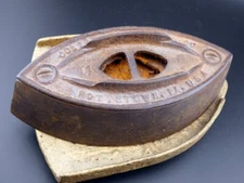 Vintage Cast Iron Colebrookdale Clothes Iron with Handle and Rest