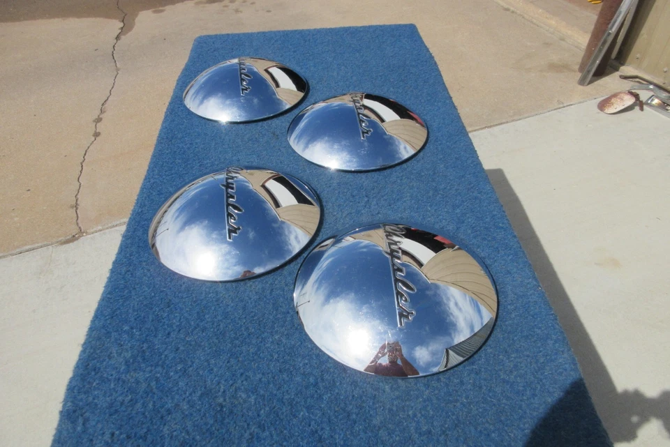 NOS Chrysler HUBCAPS 1946 1947 1948 Set Town & Country Windsor Foto 2 de 4