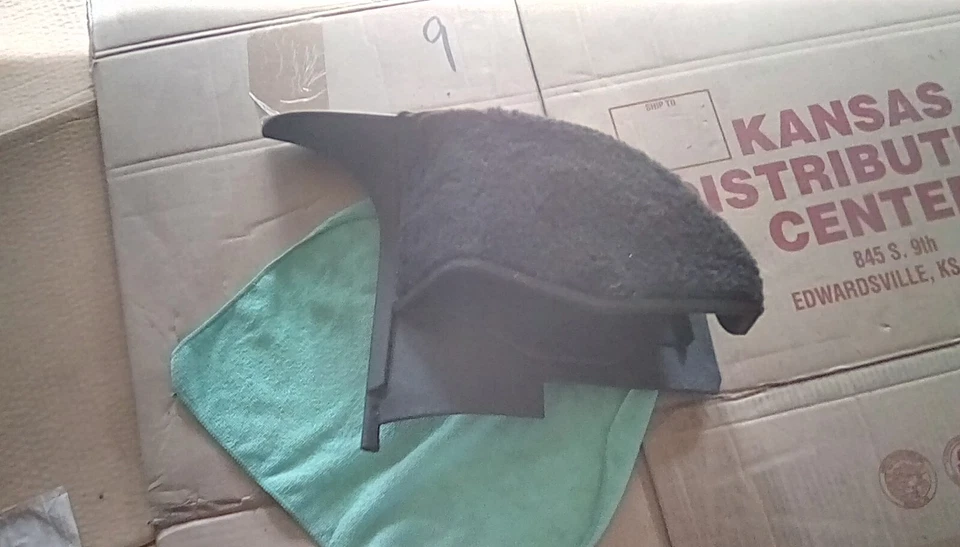 Cadillac Fleetwood 1977 1992 lado del pasajero derecho paneles de retroceso OEM Foto 3 de 4