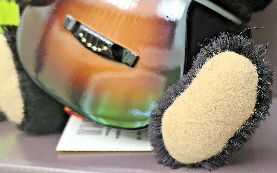 steiff 027529 - Bobby Musikteddy 25cm Mohair schwarz sitzend mGitarre KF OVP NEU - Bild 4 von 4