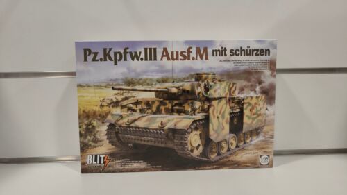 Pz.Kpfw.III Ausf.M mit Schürzen Tkom 8002 Panzer III carro armato 1-35 modellino - Foto 1 di 2