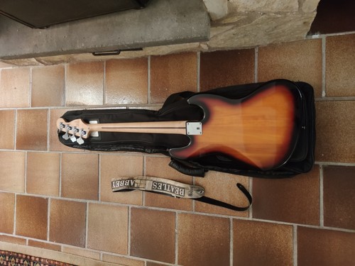 Bajo Fender para zurdos - Imagen 13 de 18
