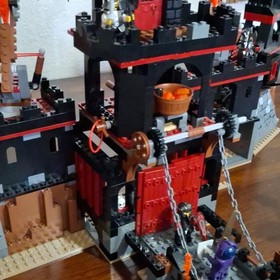 LEGO 8877 Vladek's Dark Fortress Knights' Kingdom II Castle 983pc Box Retired