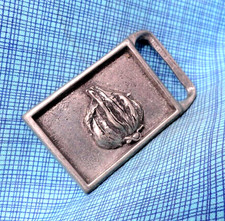 Garlic Dress Belt Buckle Organic Farmer Pizza Artisan Signed Vtg 80s MPB .NOX864