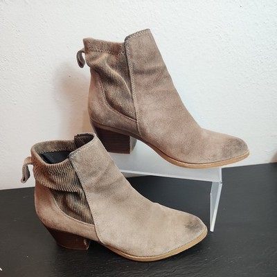 Very Volatile Women's Ankle Boots Raya Gray Suede Size 7 NIB