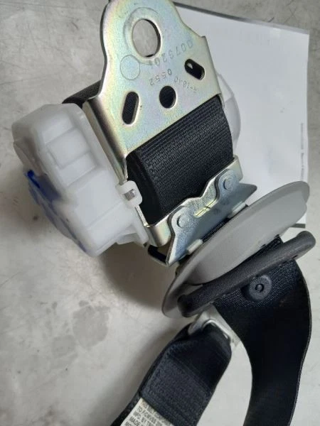 CONJUNTO DE CINTO DE SEGURANÇA TRASEIRO LATERAL PASSAGEIRO TOYOTA HIGHLANDER 2018 - Imagem 2 de 4