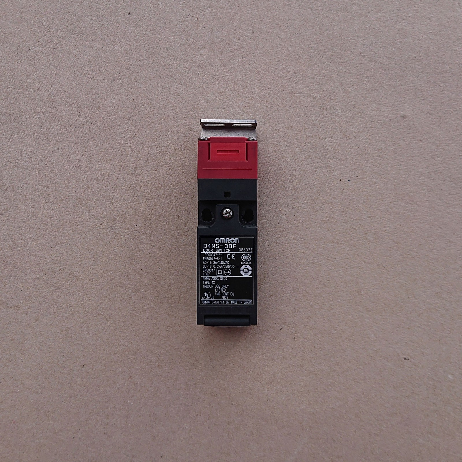 Omron D4NS-3BF 2NC Limit Switch