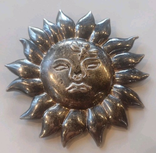 Metropolitan Museum of Art Sonne mit Biene im Gesicht Brosche Anhänger silberfarben MMA - Bild 10 von 10