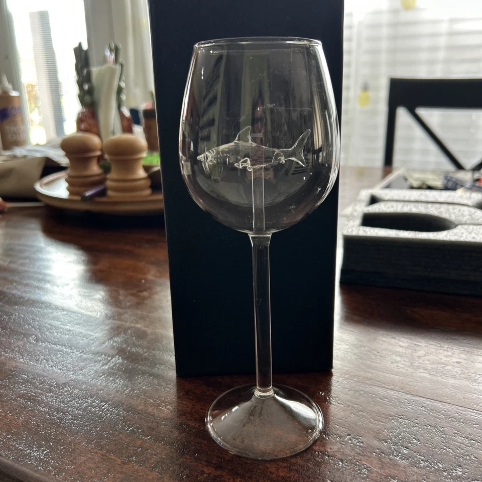 NUEVO Juego de 2 copas de vino Shark 3D - Únicas - Raras - ¡¡¡Bonitas!!!! Foto 3 de 4