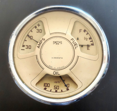 VINTAGE SMITHS MA MULTI-GAUGE TREBLE INSTRUMENT CLUSTER MAGNOLIA - #X 5600/19