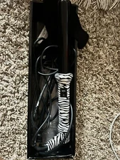 HerStyler G25 Curling Iron Platinum Zebra with Heat Glove 25-25 mm Teflon Barrel