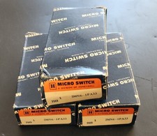 NEW *LOT OF THREE* Honeywell Micro Switch 2MN6 1PA33 Contact Block 3-62