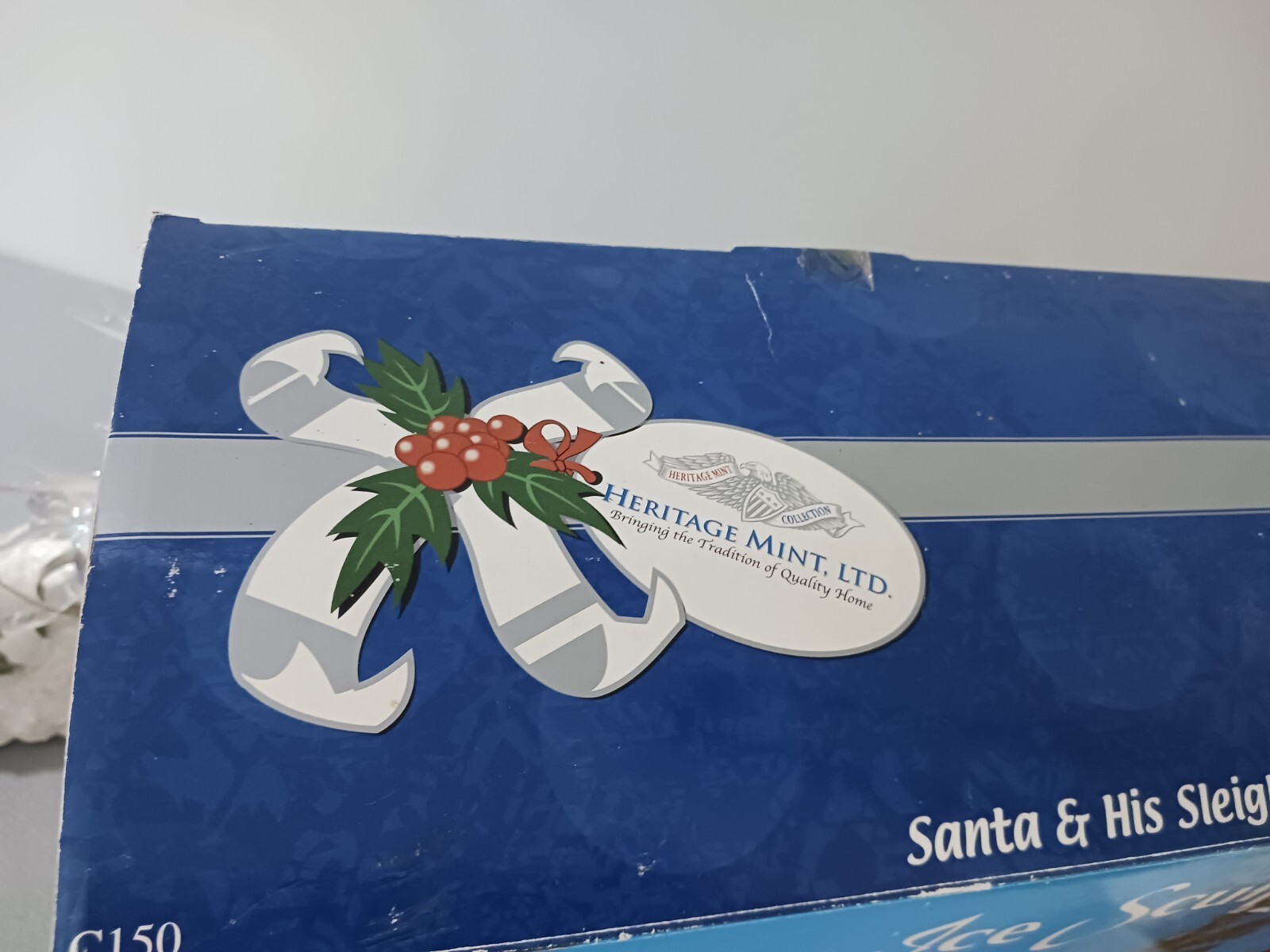 Heritage Mint LTD Holiday Ice Sculpture Santa Sleigh With Reindeer in