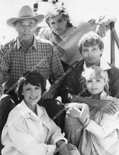 crp-5520 1985 Robert Mitchum, Tess Harper, Claire Bloom, Chris & Bentley Mitchum
